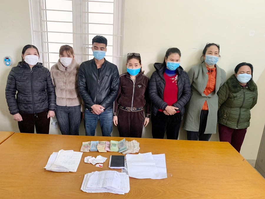Các đối tượng có liên quan cùng tang vật.