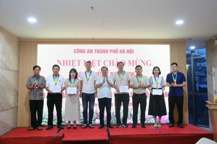Các cá nhân được biểu dương, khen thưởng trong phong trào thi đua “Vì an ninh Tổ quốc”
