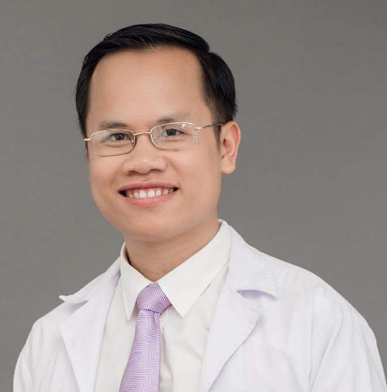 B&aacute;c sỹ Ho&agrave;ng Văn Hồng - Quyền Trưởng khoa khoa Phẫu thuật Tạo h&igrave;nh Thẩm Mỹ, bệnh viện Đại học Y H&agrave; Nội