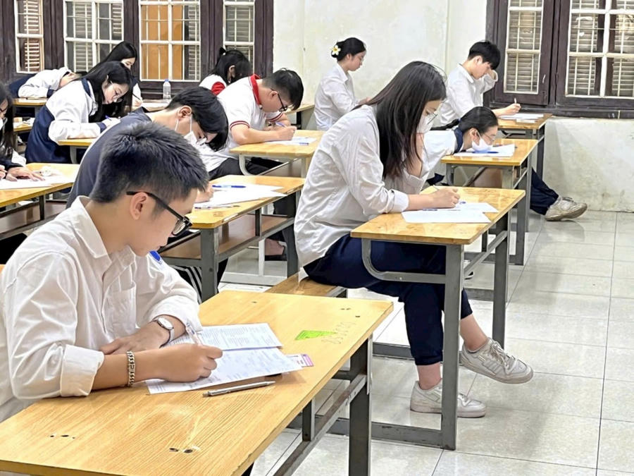 .Thí sinh gặp bất cứ trường hợp bất thường nào về đề thi tốt nghiệp THPT 2025 (Kỳ thi) đều phải được báo cáo về Ban Chỉ đạo các cấp để giải quyết. (Ảnh: Lê Nguyễn)