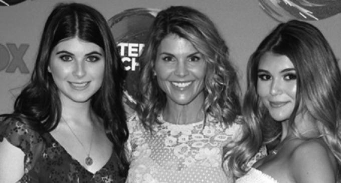 LoriLoughlin (giữa), nữ diễn viên nổi tiếng Hollywood cùng con cả Isabella (trái) và con út Olivia (phải).