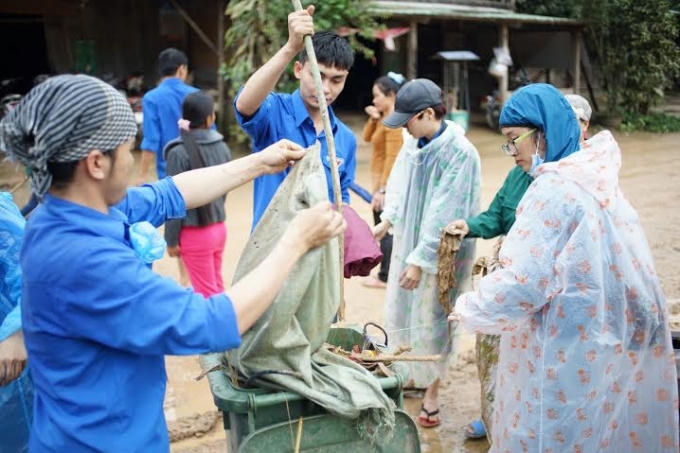 Các bạn sinh viên luôn cảm thấy hạnh phúc khi làm điều gì đó cho đồng bào