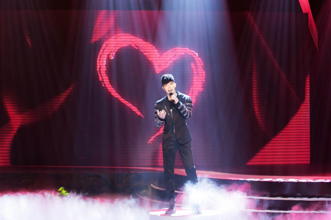 Nathan Lee khoe vẻ điển trai cạnh hoa hậu H'Hen Ni&ecirc;