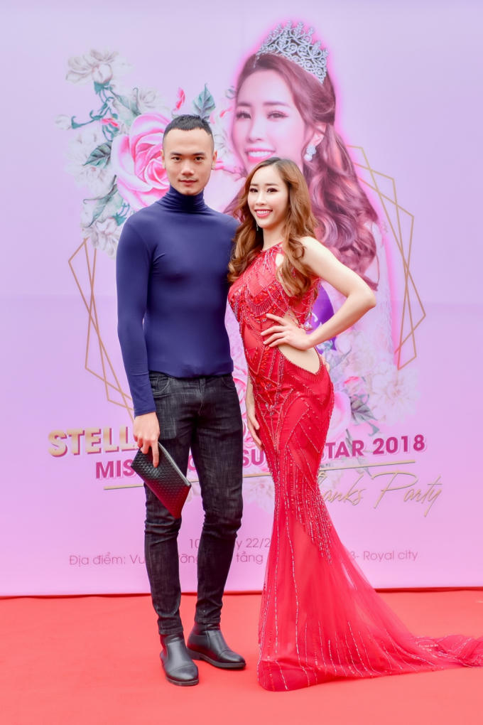 Á quân Vietnam's Nextop Model 2014 Phạm Duy Anh nổi bật tại sự kiện bởi chiều cao ấn tượng.