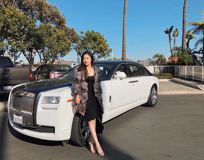 Hương Tràm chạy show liên tục ở Mỹ vẫn khoe dáng sang chảnh