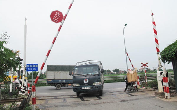 Đường sắt an toàn hơn nhờ đường ngang cảnh báo tự động