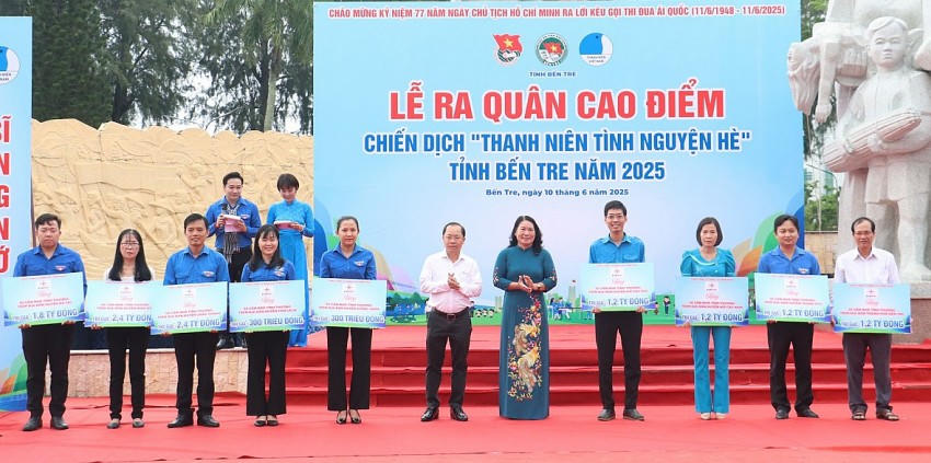 Tỉnh đoàn Bến Tre tiếp nhận nguồn lực từ các đơn vị hơn 13,4 tỷ đồng để thực hiện các công trình, phần việc. Ảnh: bentre.gov.vn