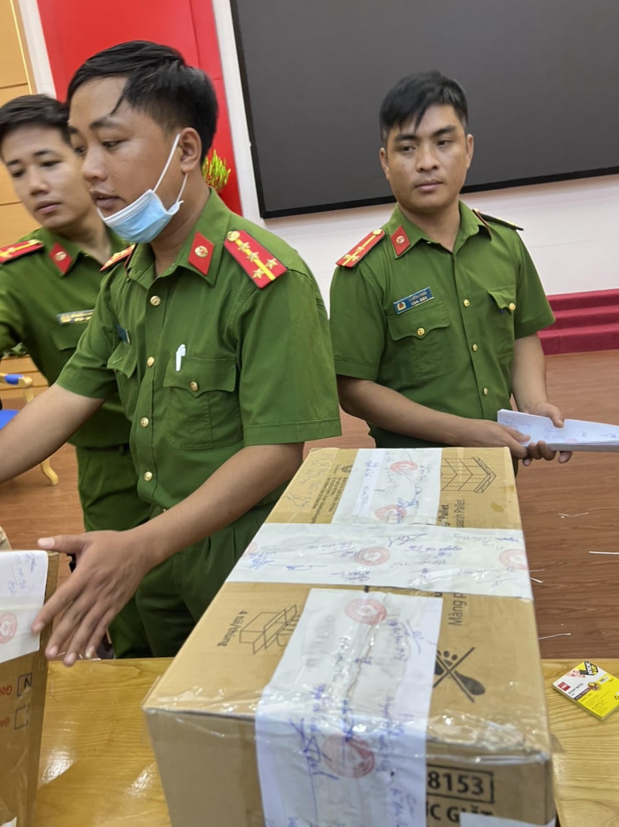 Hồ sơ cuộc đấu giá được niêm phong ngay trong chiều 22/10 (Ảnh: M.H).