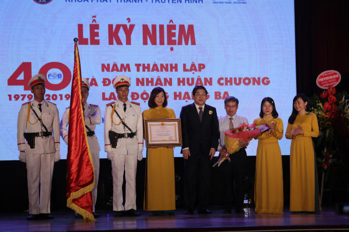 B3FDFFBD-4790-48FE-B341-88E2837086C6.