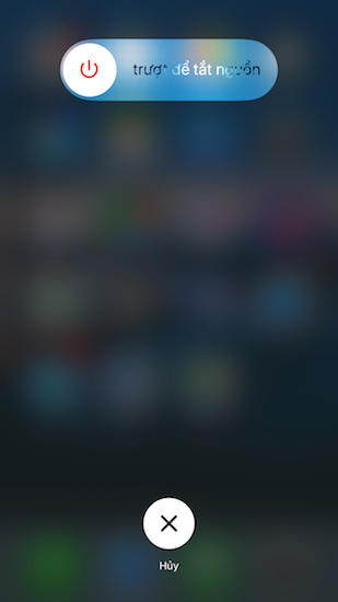 Khi hiện thông báo này, người dùng giữ phím Home đến khi trở lại màn hình chính