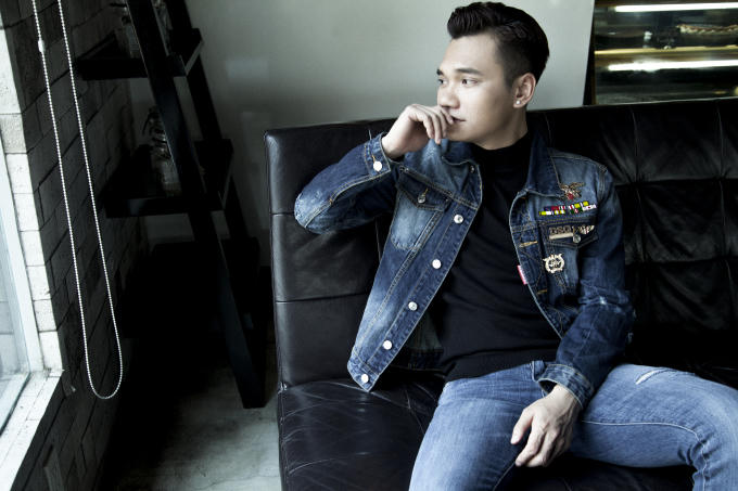 Khắc Việt khoe vẻ nam tính sau loạt ảnh đậm chất