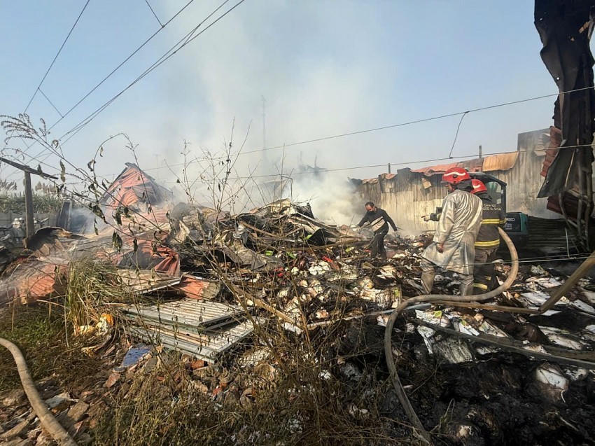 Khi xảy ra các vụ cháy nổ, tai nạn, sự cố lớn, phức tạp trên địa bàn, chủ tịch UBND cấp xã phải có mặt tại hiện trường để chỉ đạo tổ chức và tham gia chữa cháy, cứu nạn.