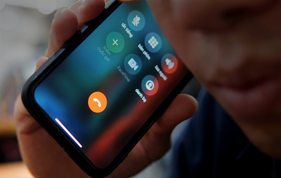 Anh L. tiếp nhận nội dung cuộc gọi mạo danh, thực hiện theo hướng dẫn của đối tượng dẫn đến bị lừa mất số tiền 600 triệu đồng. (Ảnh minh họa)