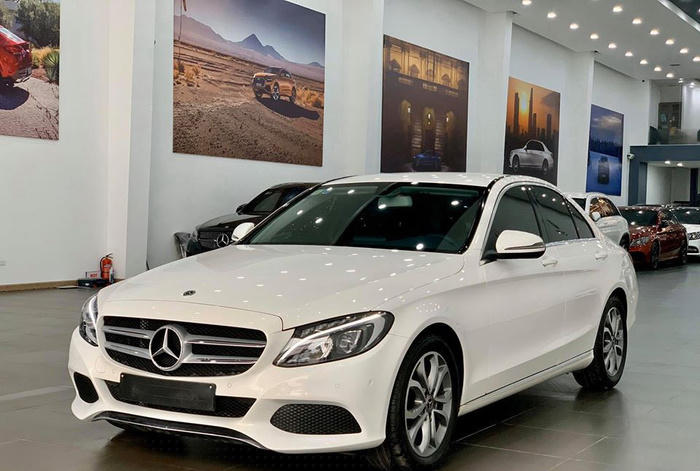 Mercedes-Benz C200 lỗi hộp điều khiển động cơ (ECU)