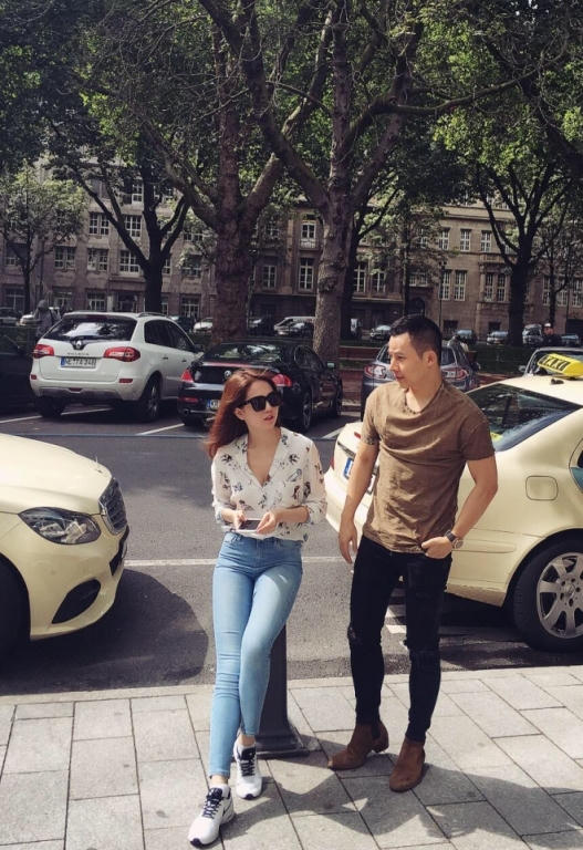 Ngọc Trinh và ông bầu Vũ Khắc Tiệp.