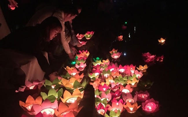 Tối 19/11 sẽ diễn ra Lễ Tưởng niệm nạn nhân tử vong do tai nạn giao thông năm 2022. Ảnh: Minh hoạ (nguồn uỷ ban An toàn giao thông quốc gia)