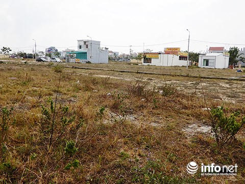 Tr&ecirc;n địa b&agrave;n Đ&agrave; Nẵng c&ograve;n rất nhiều diện t&iacute;ch đất đ&atilde; x&acirc;y dựng hạ tầng nhưng lại đang bỏ trống (Ảnh: HC)