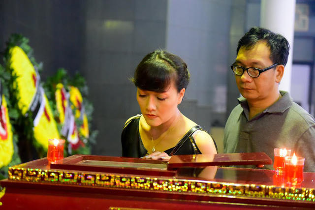 Diễn vi&ecirc;n V&acirc;n Dung v&agrave; NSƯT Đức Khu&ecirc;.