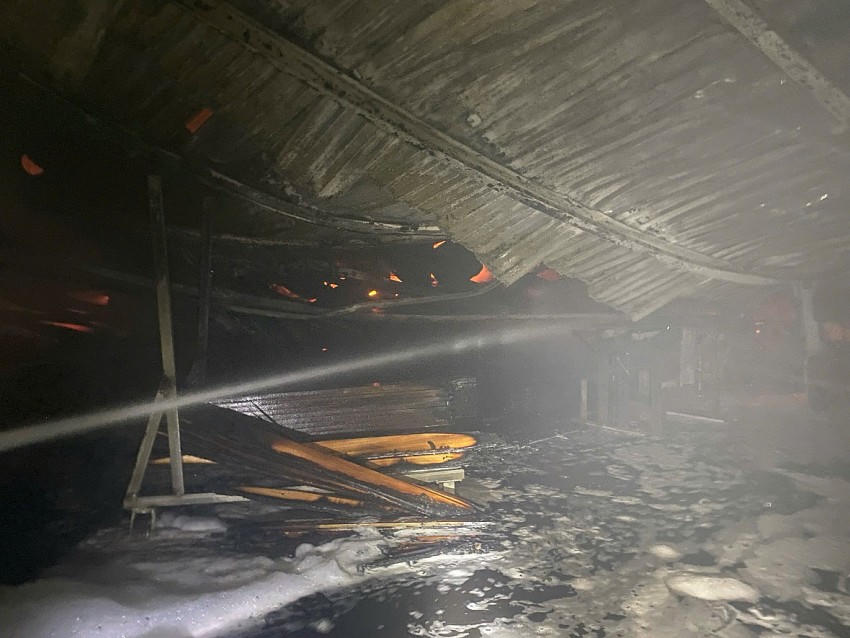 Vụ cháy gây ảnh hưởng 10 xưởng gỗ.