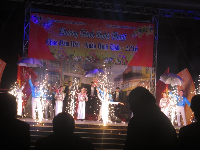 "Phú Thọ ngày mới" là tiết mục kết thúc chương trình với niềm hân hoan chào đón một năm mới tươi mới hơn trên quê hương Đất Tổ. (Ảnh: Thu Hường)