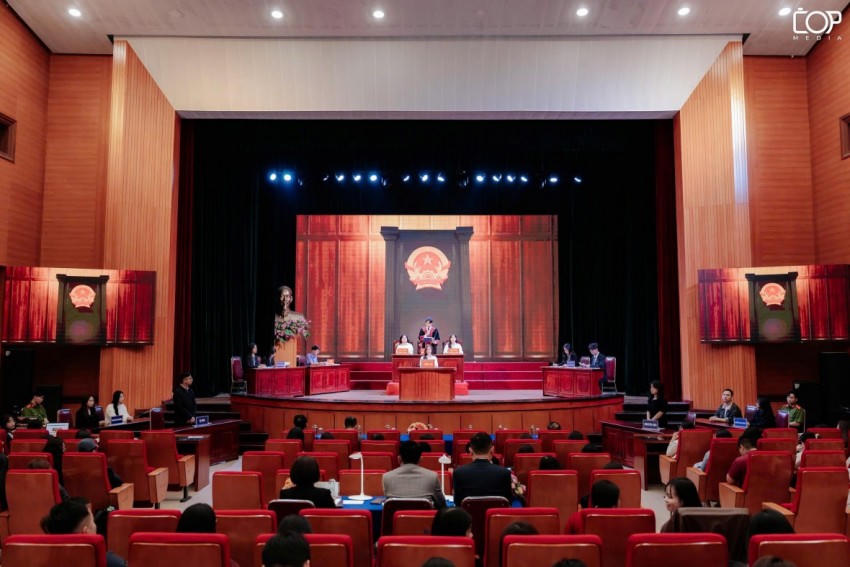 Phiên toà giả định.