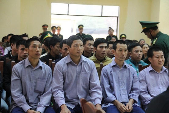 Các bị cáo tại phiên tòa. (Ảnh: báo Dân Việt)
