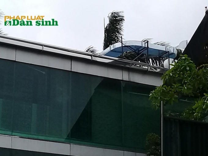 Ống khói được lắp đặt phía trên tầng 2