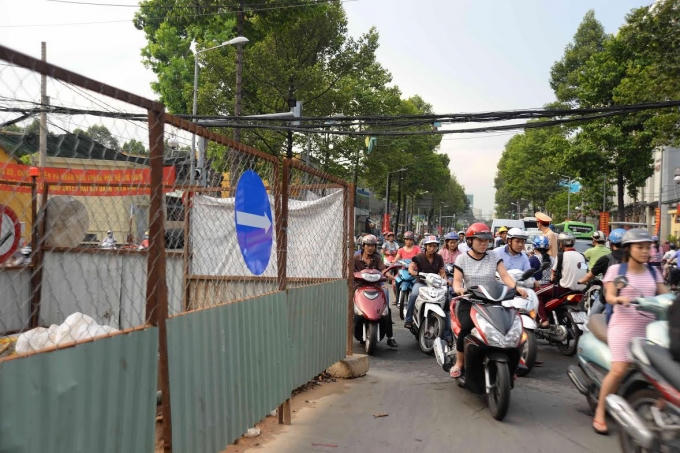 Ngưng đào đường 15 ngày để người dân đón Tết. Ảnh-T.N