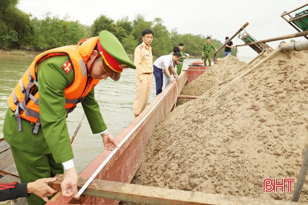 Việc đấu giá thành công mỏ khoáng sản góp phần giảm tình trạng khai thác trộm tài nguyên xảy ra ở các địa phương.