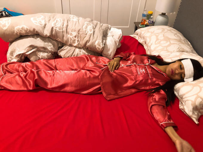 Sức khoẻ không tốt nhưng cô vẫn cố gắng hoàn thành tốt.