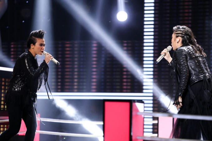 Tập 7 Giọng hát Việt: Cặp đôi cô dâu ôm nhau bật khóc nức nở sau phần trình diễn