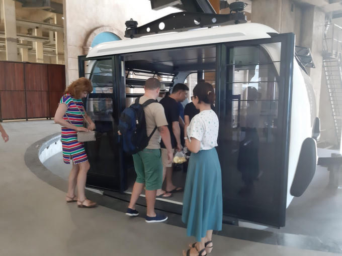 Chị Trúc Hương.