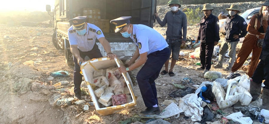 Cao điểm chống buôn lậu, gian lận thương mại và hàng giả dịp tết tại Đắk Lắk. (Ảnh: daklak.dms.gov.vn)