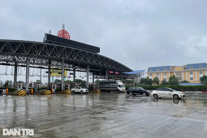 Hà Nội đã dừng kiểm tra người tại 22 chốt ra vào cửa ngõ thành phố (Ảnh: Bắc Nguyễn).