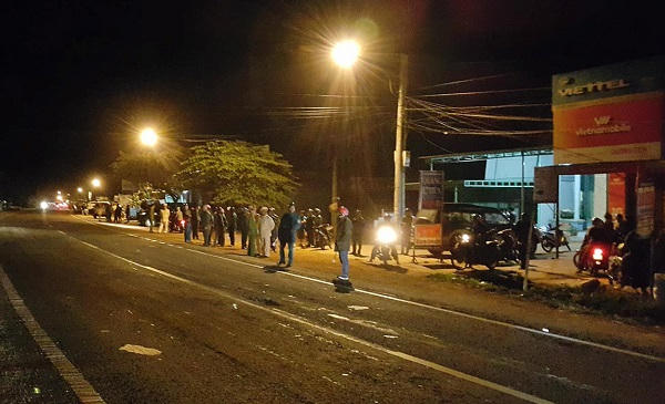 Hiện trường xung quanh vụ nổ.