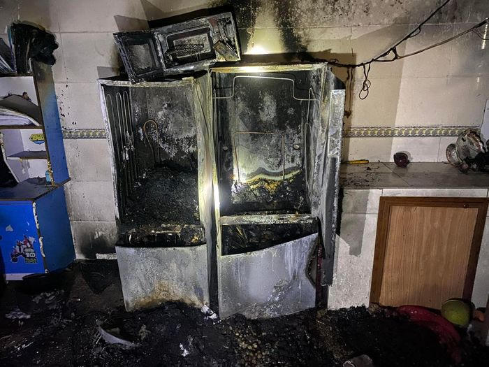 Một số tài sản bị Hùng đốt