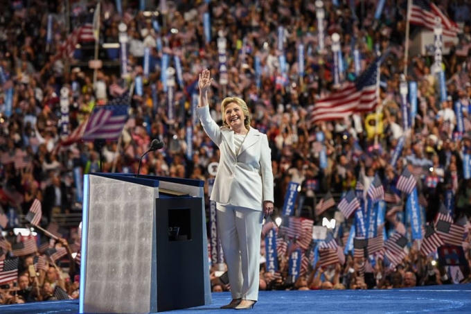 Bà Hillary Clinton chính thức đại diện đảng Dân chủ tranh cử Tổng thống Mỹ vào tháng 11 tới. (Ảnh: Getty)