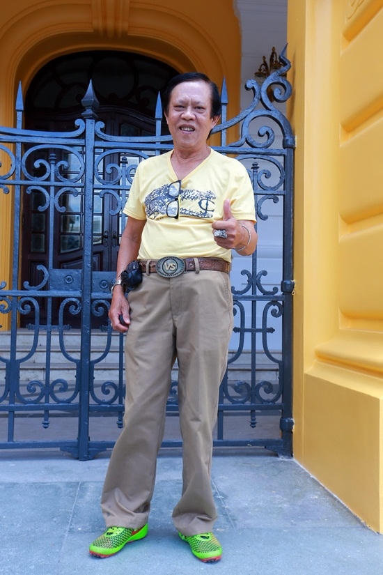 Vua nhạc sến Vinh Sử từng sống thập thò, lén lút vì sợ bị lừa gạt.