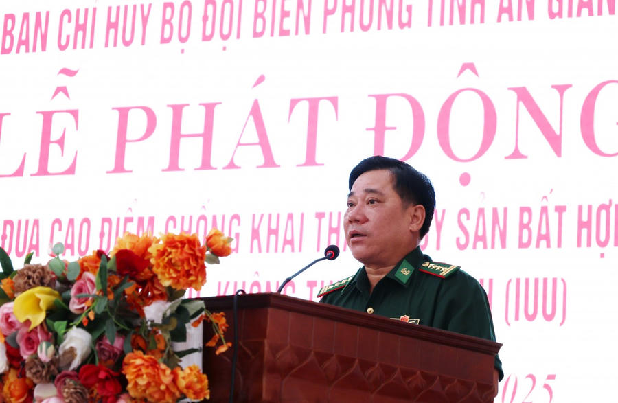 Đại tá Nguyễn Văn Hiệp, Phó Chính ủy Bộ Chỉ huy Quân sự tỉnh, Chính ủy Ban Chỉ huy Bộ đội Biên phòng tỉnh An Giang phát động thi đua.
