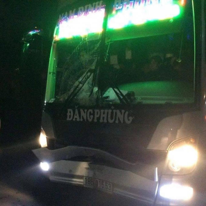 Chiếc xe khách trong vụ tai nạn. Ảnh Bien19.biz