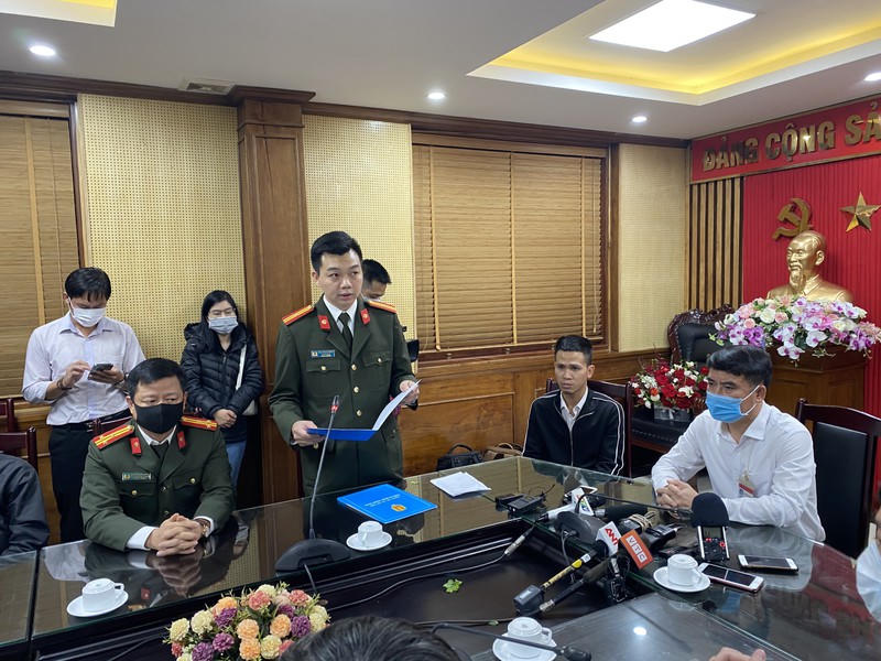 Anh Nguyễn Ngọc Mạnh đã dũng cảm đỡ cháu bé kịp thời, cháu bé may mắn thoát khỏi