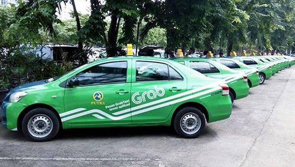 Bỏ đề xuất xe Grab phải gắn hộp đèn như taxi