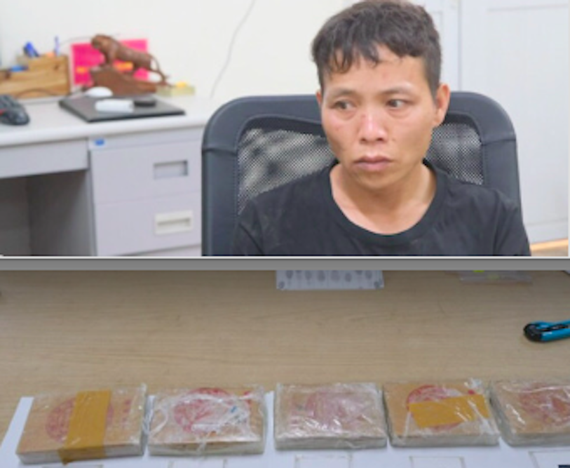 Đối tượng Vi Văn Công cùng tang vật gồm 5 bánh ma tuý. Ảnh: Công an Cao Bằng.
