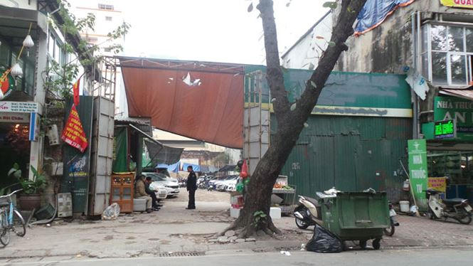 Khu đất số 51 Phan Bội Châu hiện đang được quây tôn (Ảnh Duy Phạm)