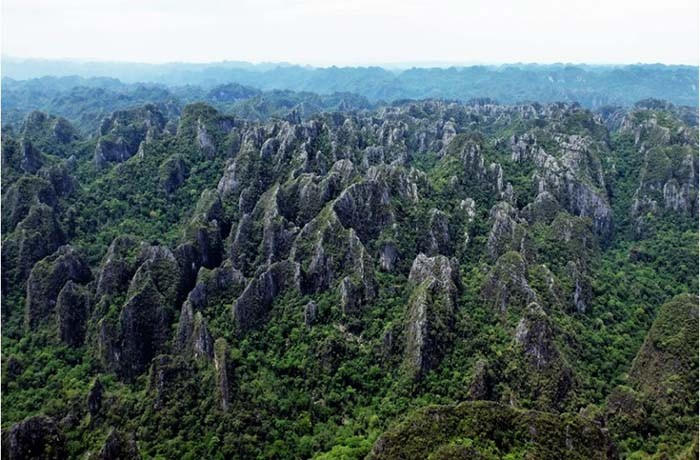 Cảnh quan Karst, phía Đông Nam làng Vangmaneur thuộc Vườn Quốc gia Hin Nam Nô, CHDCND Lào. Ảnh: GIZ ProFEB/Paul Williams/vanvn.vn
