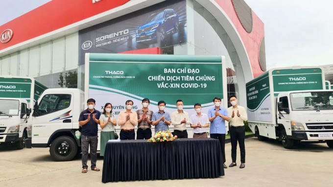 Trung tâm Kiểm soát bệnh tật thành phố Hải Phòng tiếp nhận xe chuyên dụng phục vụ tiêm chủng lưu động.