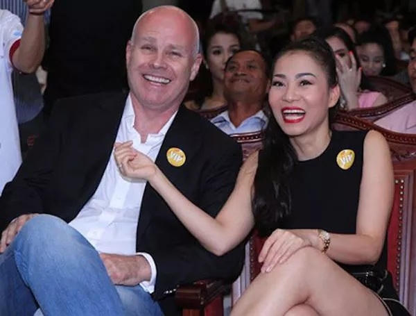 Vợ chồng ca sĩ Thu Minh