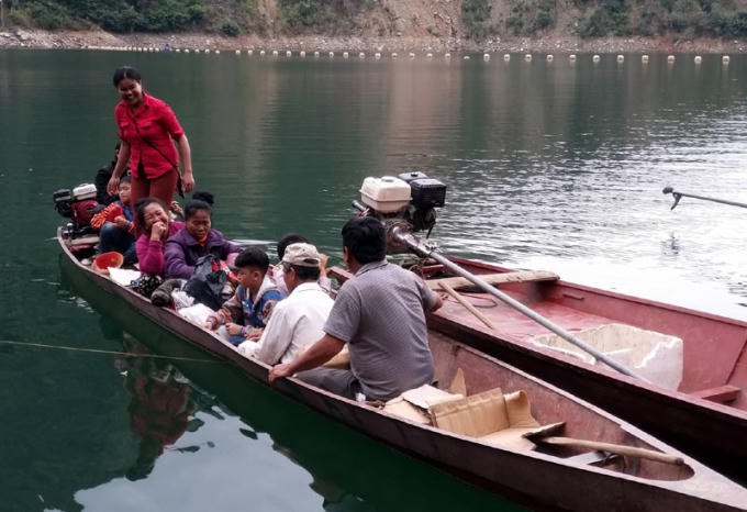 Nghệ An: Nguy rình rập trên những chuyến đò không có phao cứu sinh