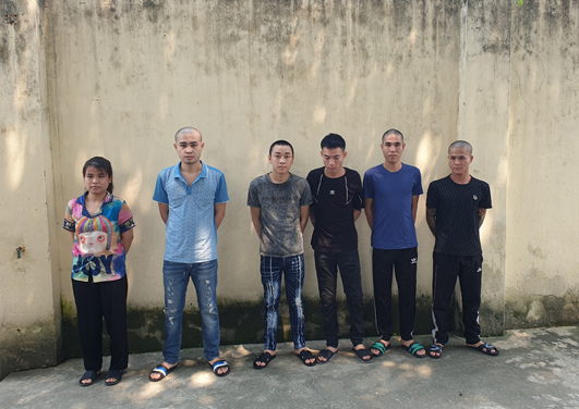 Nhóm đối tượng bị công an bắt giữ.
