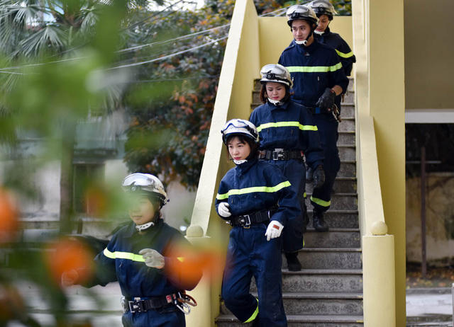 Cả đội luôn trong tinh thần sẵn sàng chiến đấu. Khi có có báo động, chỉ ít phút toàn đội đã sẵn sàng lên đường làm nhiệm vụ.